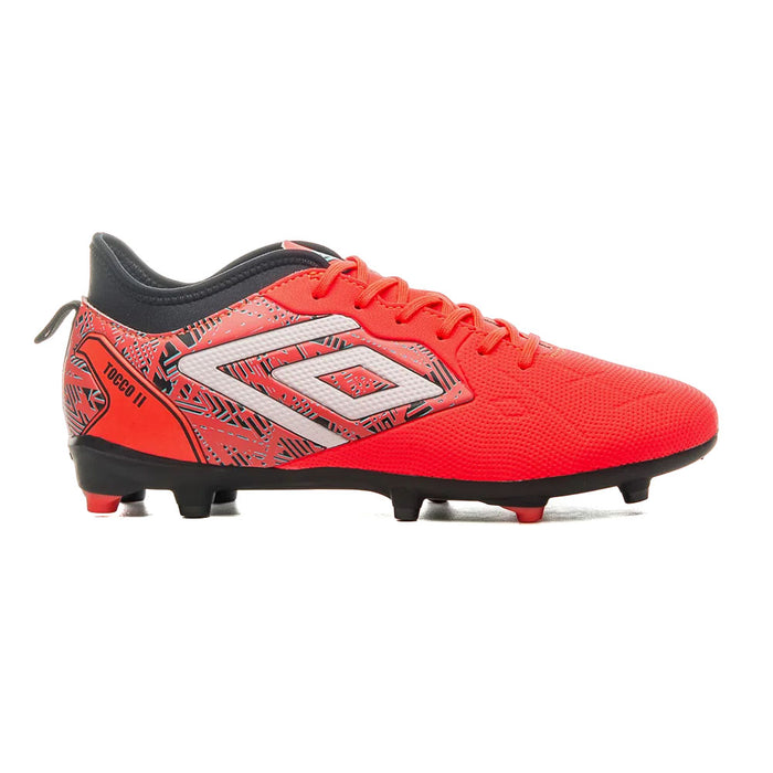 U01FB040-012 Umbro Calzados Futbol Campo Masculino Tocco II Club Coral/Negro/Blanco