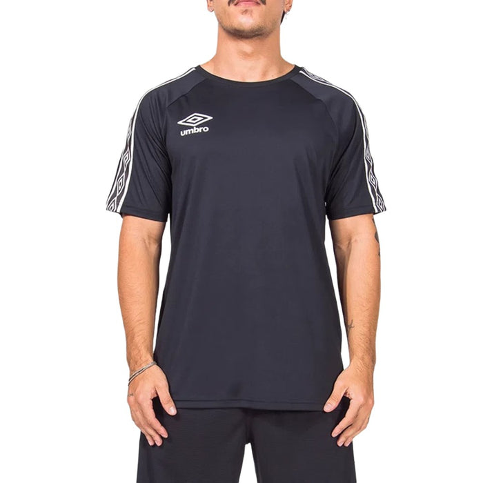 U11TW028-111 Umbro Prendas Masculino T-Shirts Tradicional Tape Negro