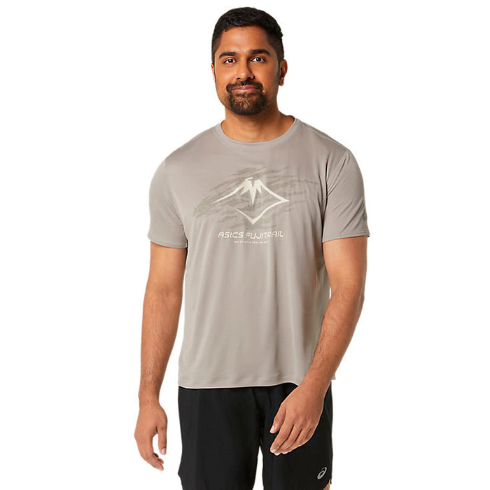Asics Remeras Masculino Running Fujitrail Logo Ss Top Moonrock/Mantle Green/Oatmeal