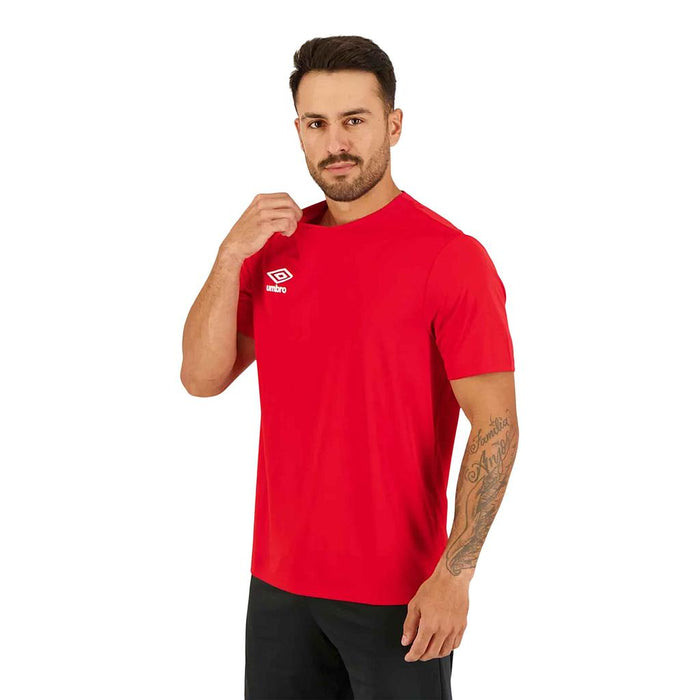 U11TW00285-444 Umbro Prendas Remeras Masculino Running Striker Premium Vermelho