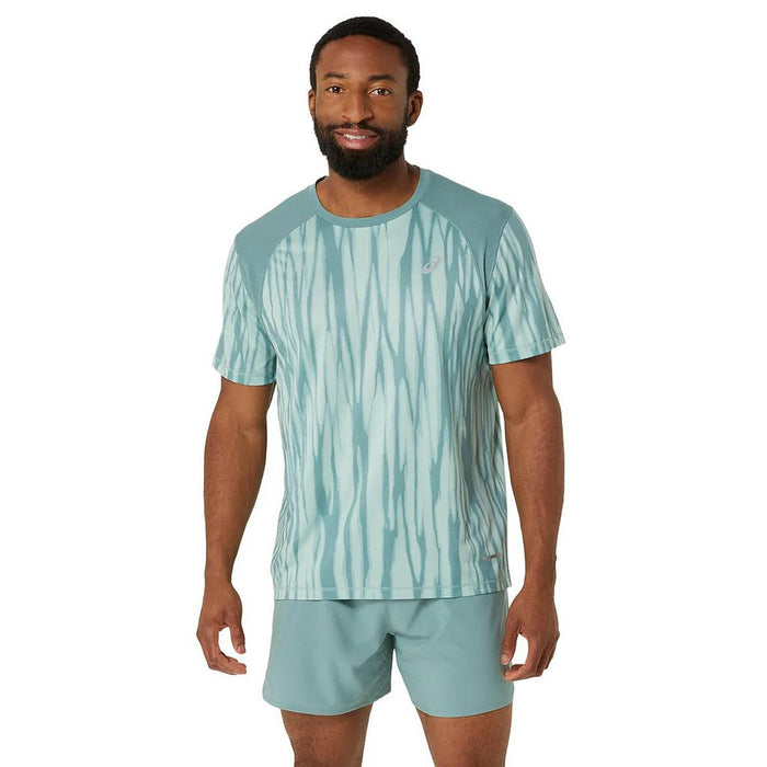 Asics Remeras Masculino Running Road All Over Print Ss Top Light Celadon/Celadon