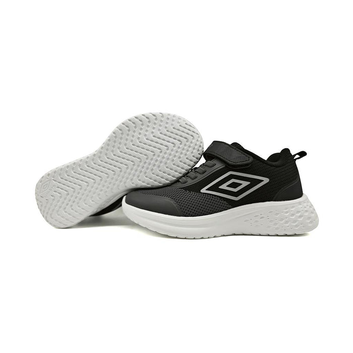 20206121-029 Umbro Calzados Lifestyle Niños Moda Zoomer Negro/Blanco