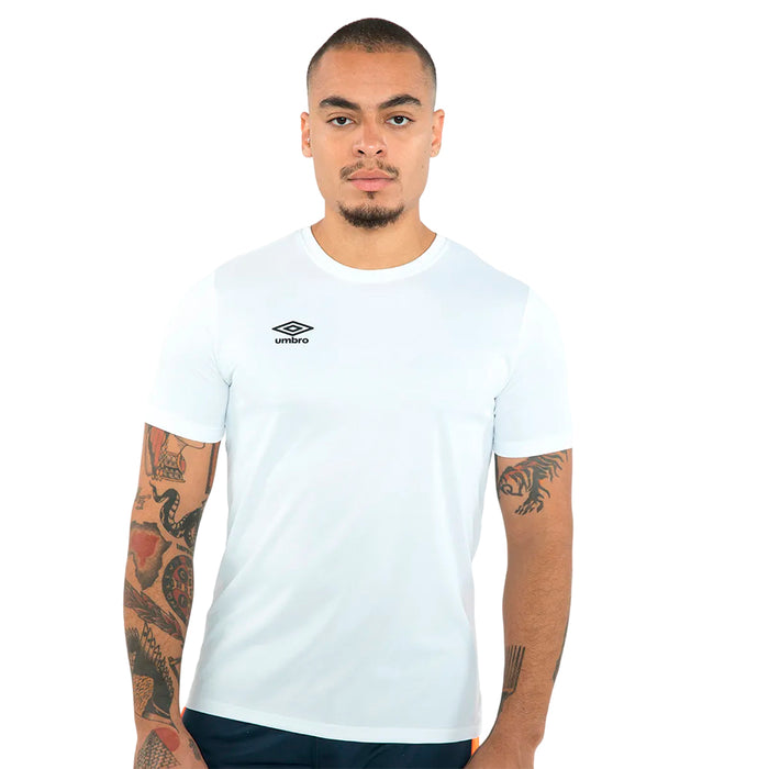 U11TW00139-222A Umbro Prendas Camisetas Masculino Futbol T-Shirt Essential Blanco/Blanco