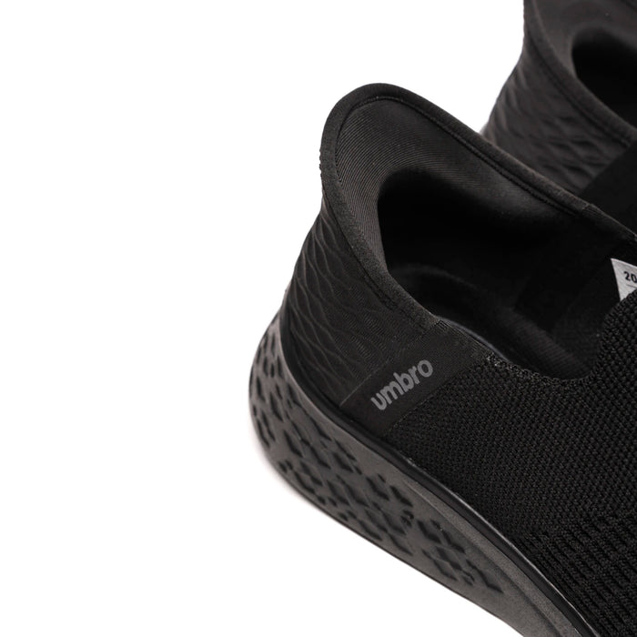 20306230-002 Umbro Calzados Deportivos Femenino Training Blossom Negro